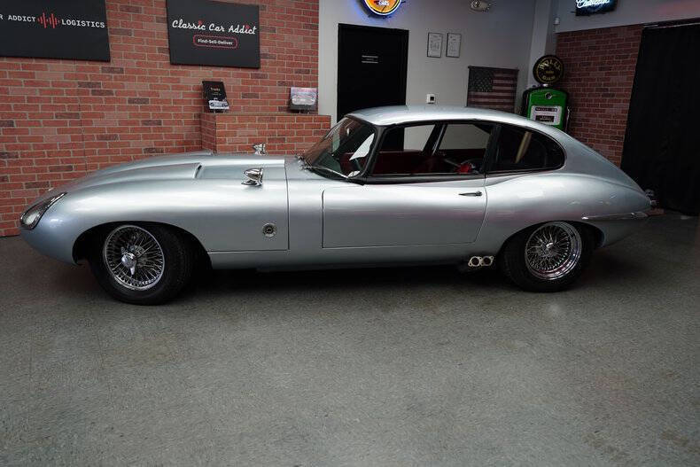 Jaguar-XK-Coupe-1968-6