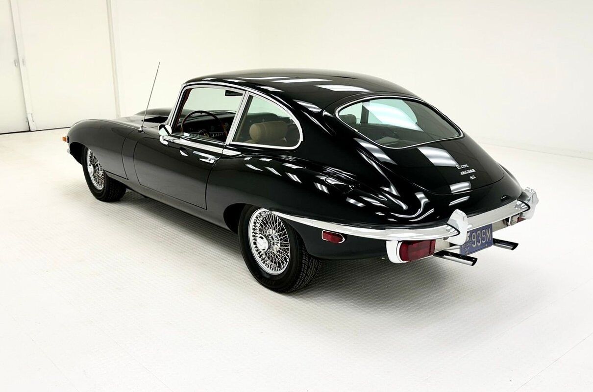 Jaguar-XK-Coupe-1969-2