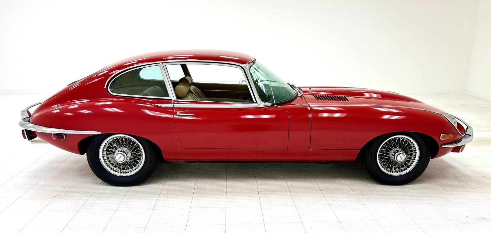 Jaguar-XK-Coupe-1969-5