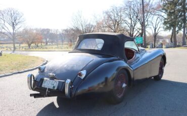 Jaguar-XK120-Roadster-1953-4