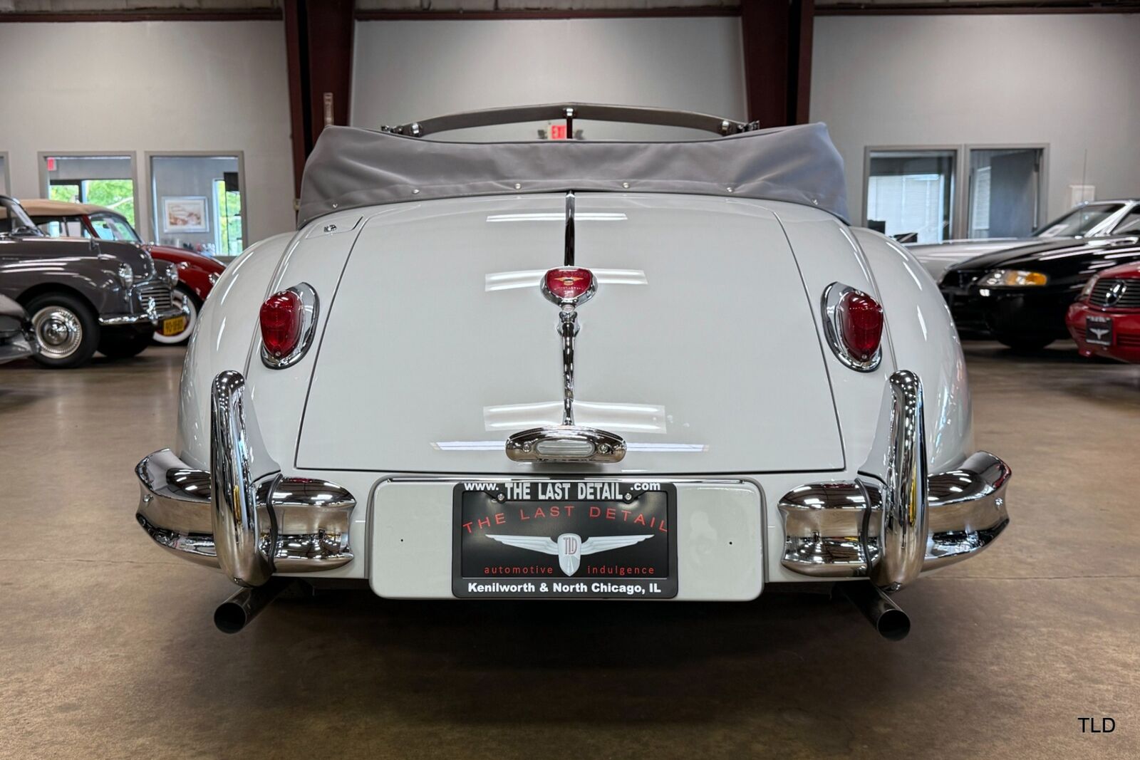 Jaguar-XK140-SE-DHC-1955-3