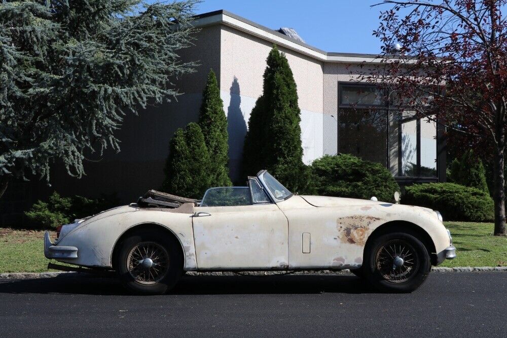 Jaguar-XK150-DHC-1960-1