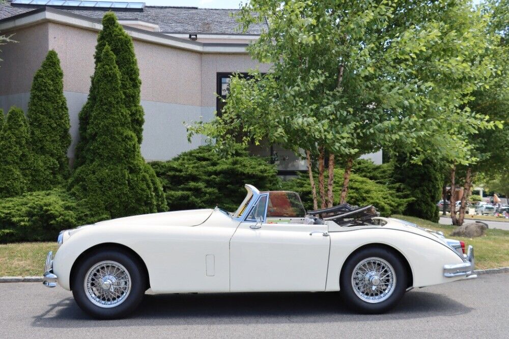 Jaguar-XK150-DHC-1961-3