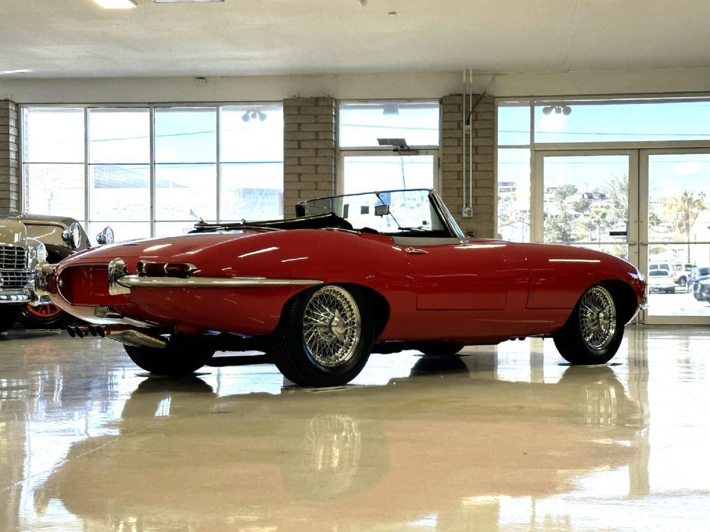 Jaguar-XKE-E-Type-Cabriolet-1962-18