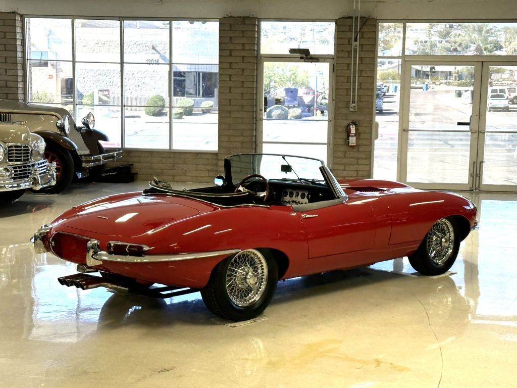 Jaguar-XKE-E-Type-Cabriolet-1962-19