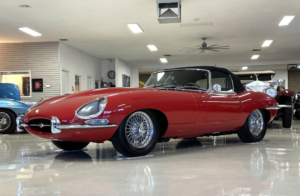 Jaguar-XKE-E-Type-Cabriolet-1962-25