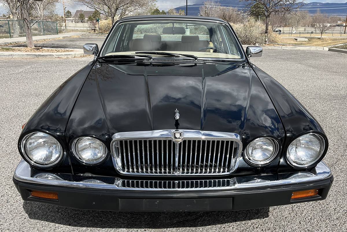 Jaguar-Xj6-1985-5