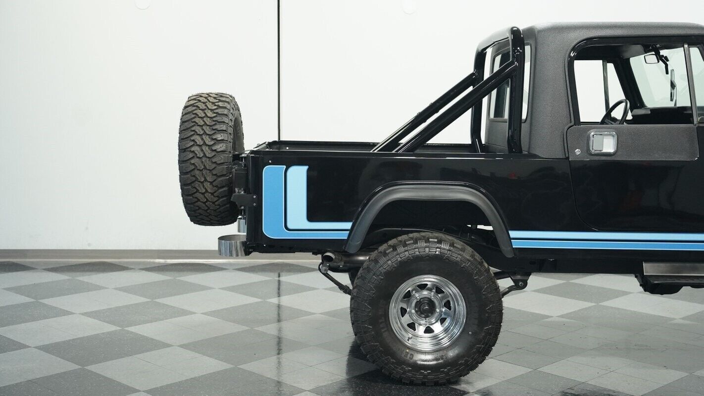 Jeep-CJ-1982-26