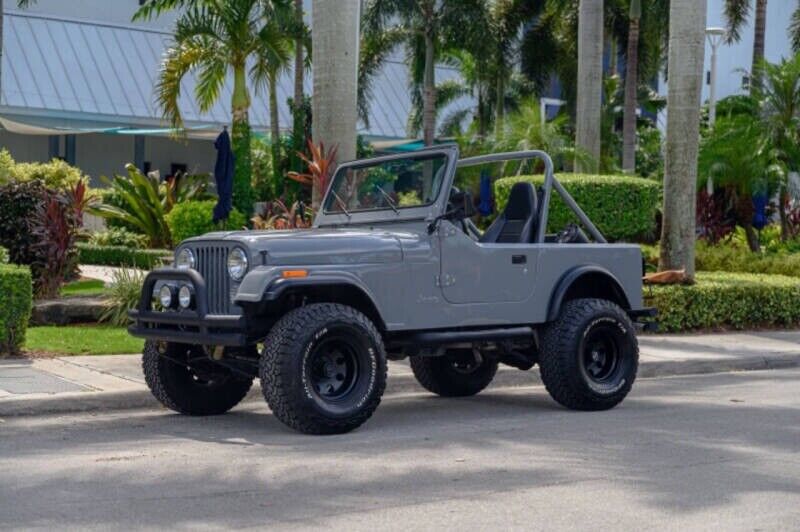 Jeep-CJ-1982-3