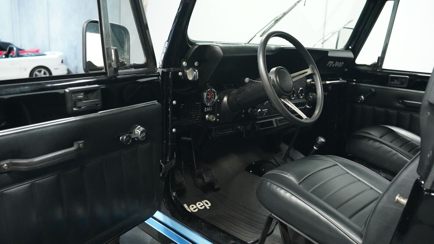 Jeep-CJ-1982-4