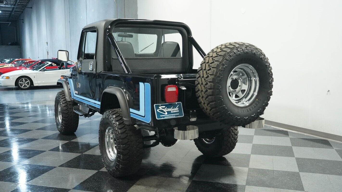 Jeep-CJ-1982-8