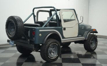 Jeep-CJ-1983-11