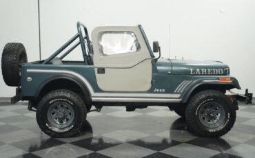 Jeep-CJ-1983-12