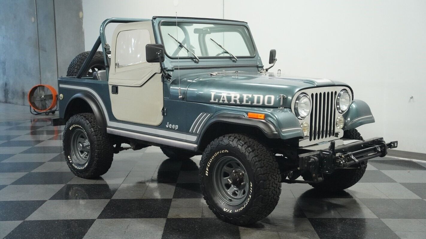 Jeep-CJ-1983-13