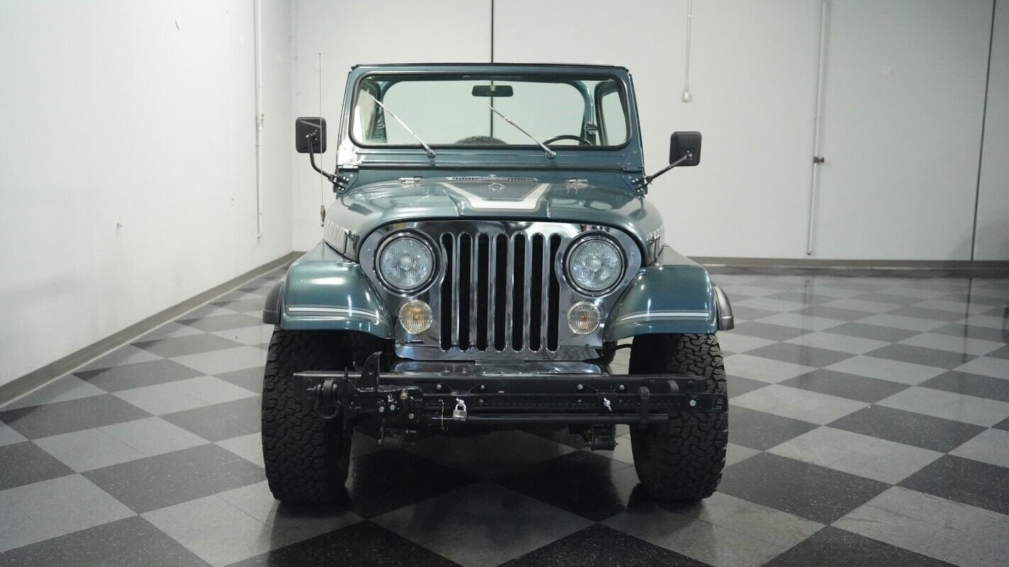 Jeep-CJ-1983-15