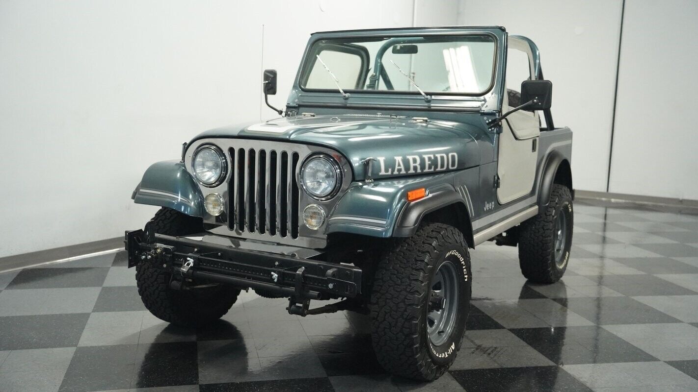 Jeep-CJ-1983-16