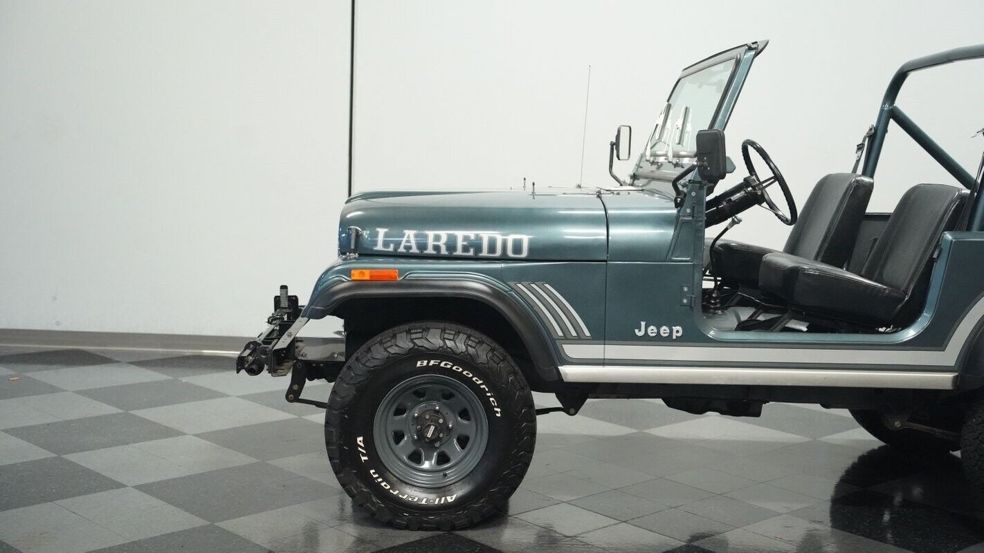 Jeep-CJ-1983-21