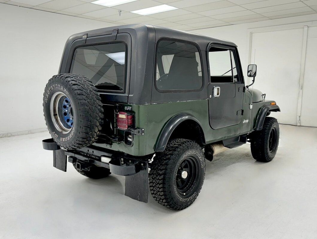 Jeep-CJ-1983-4