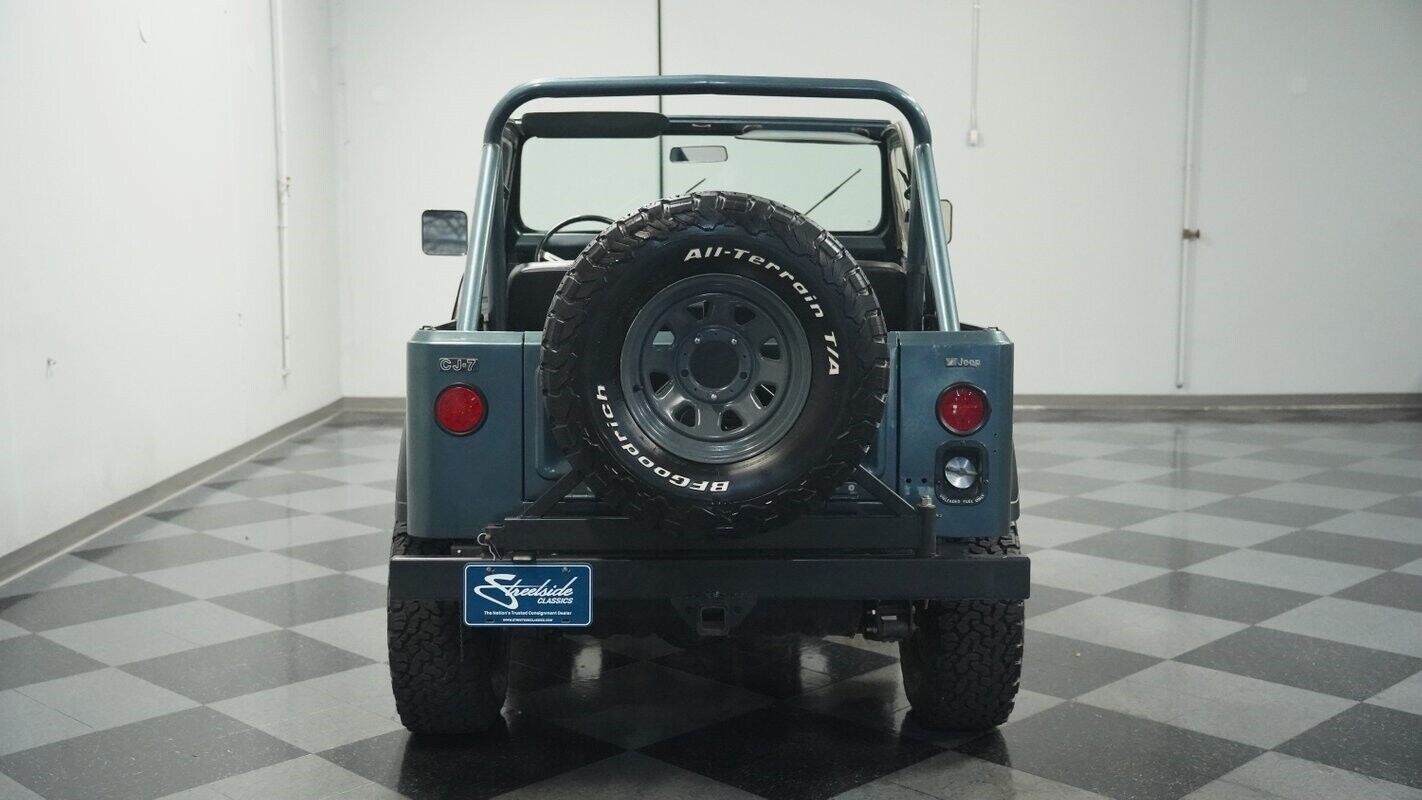 Jeep-CJ-1983-9