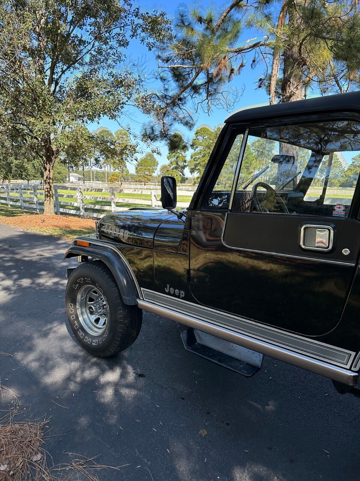 Jeep-CJ-1984-3