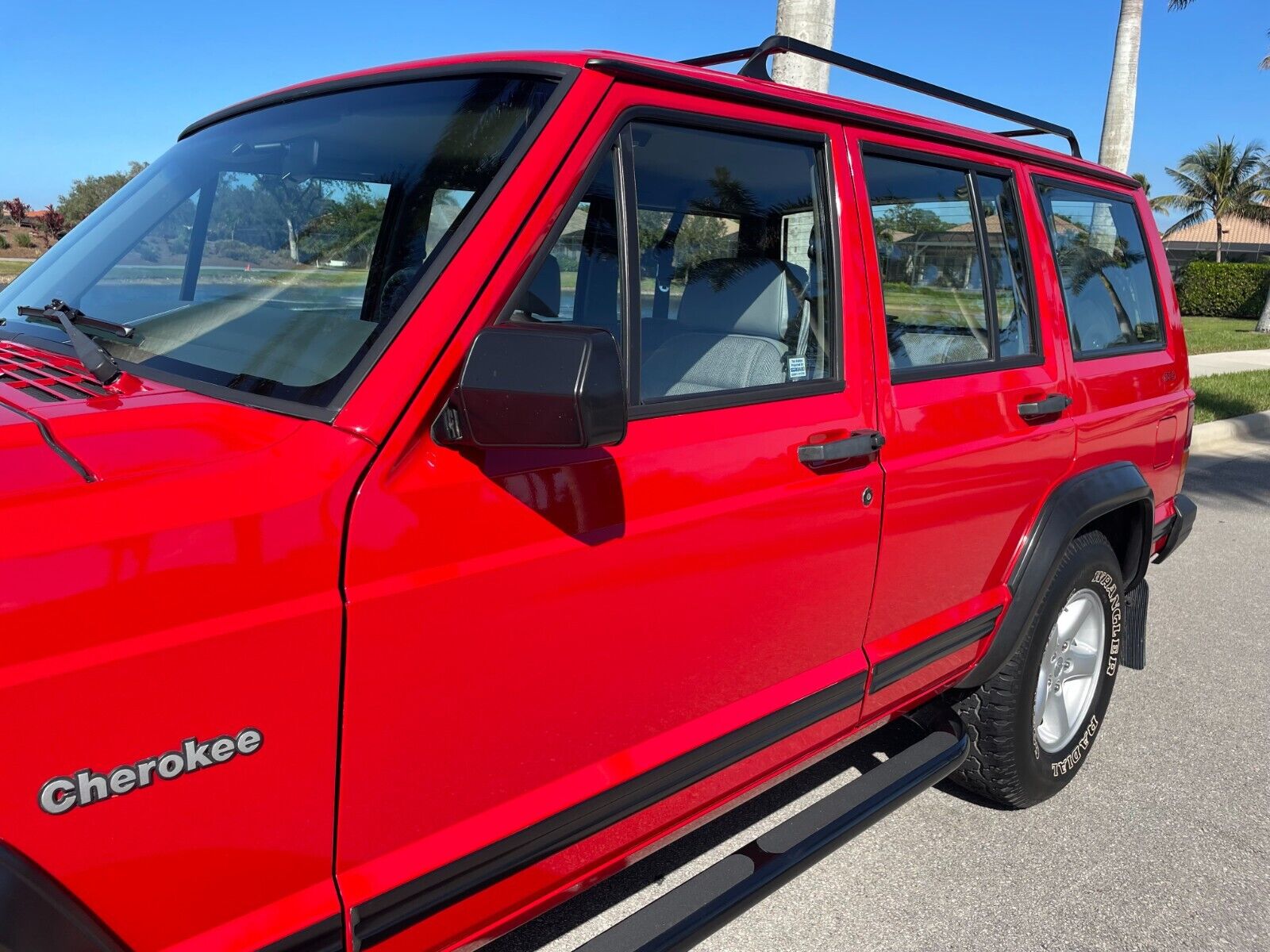 Jeep-Cherokee-SUV-1993-2