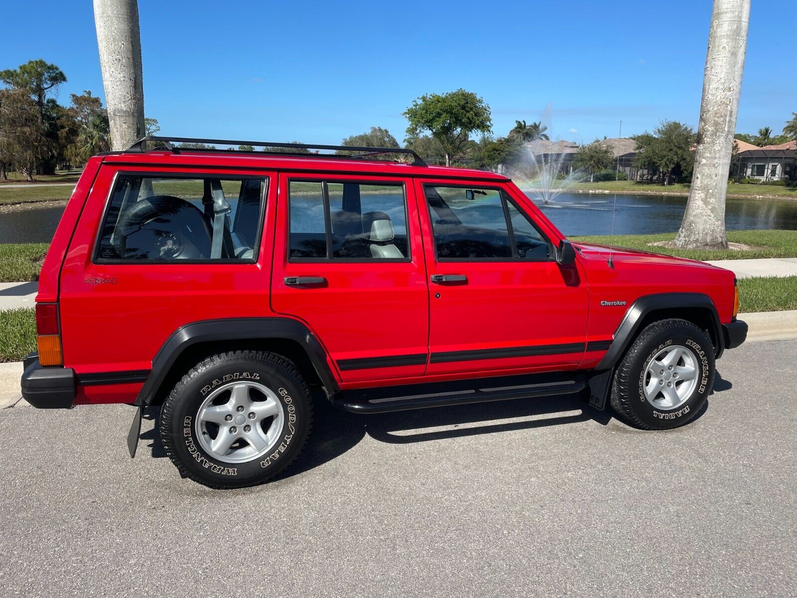 Jeep-Cherokee-SUV-1993-7