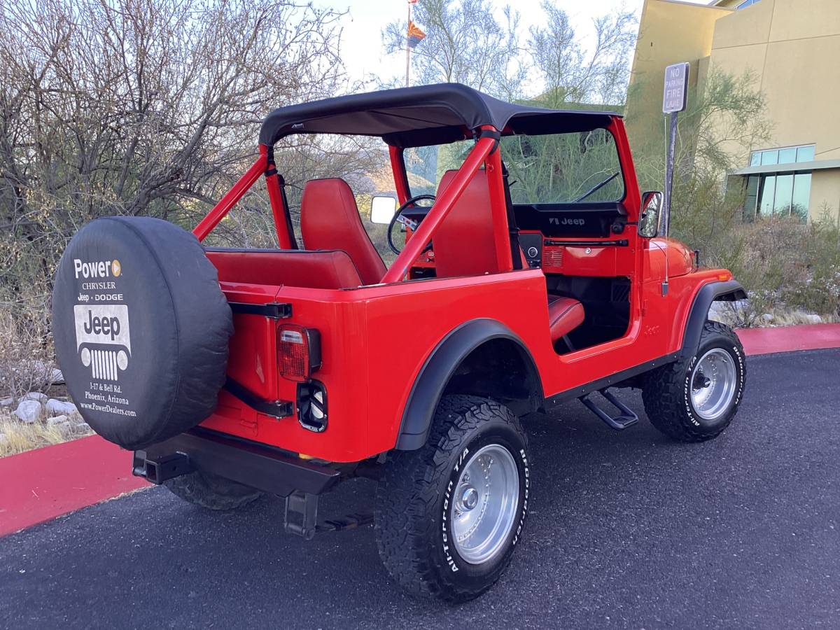 Jeep-Cj-7-open-body-with-extra-duty-suspension-1981-3