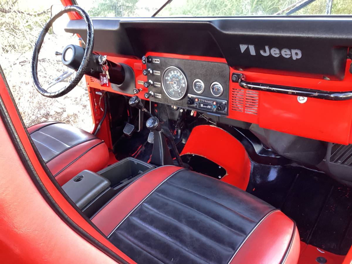 Jeep-Cj-7-open-body-with-extra-duty-suspension-1981-6