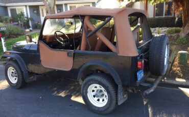 Jeep-Cj-7-open-body-with-extra-duty-suspension-1984-1