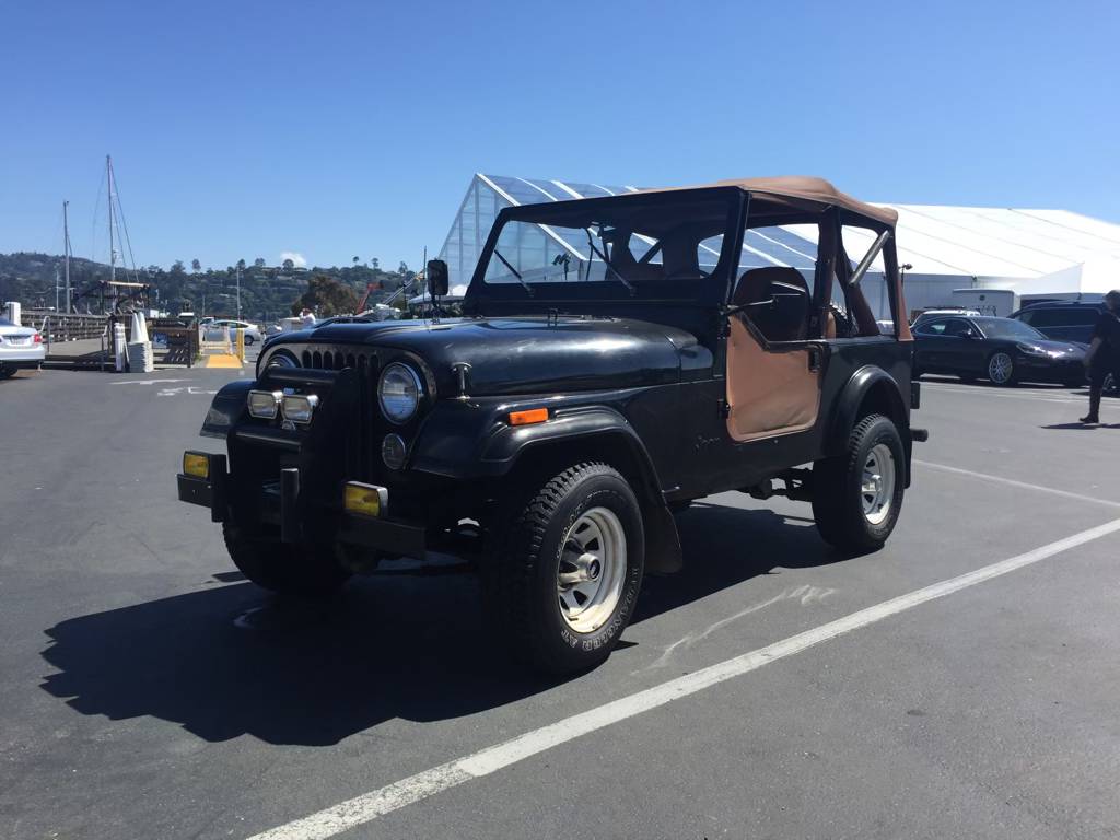 Jeep-Cj-7-open-body-with-extra-duty-suspension-1984-18