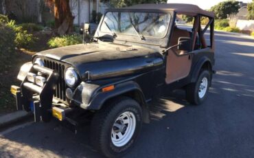 Jeep-Cj-7-open-body-with-extra-duty-suspension-1984