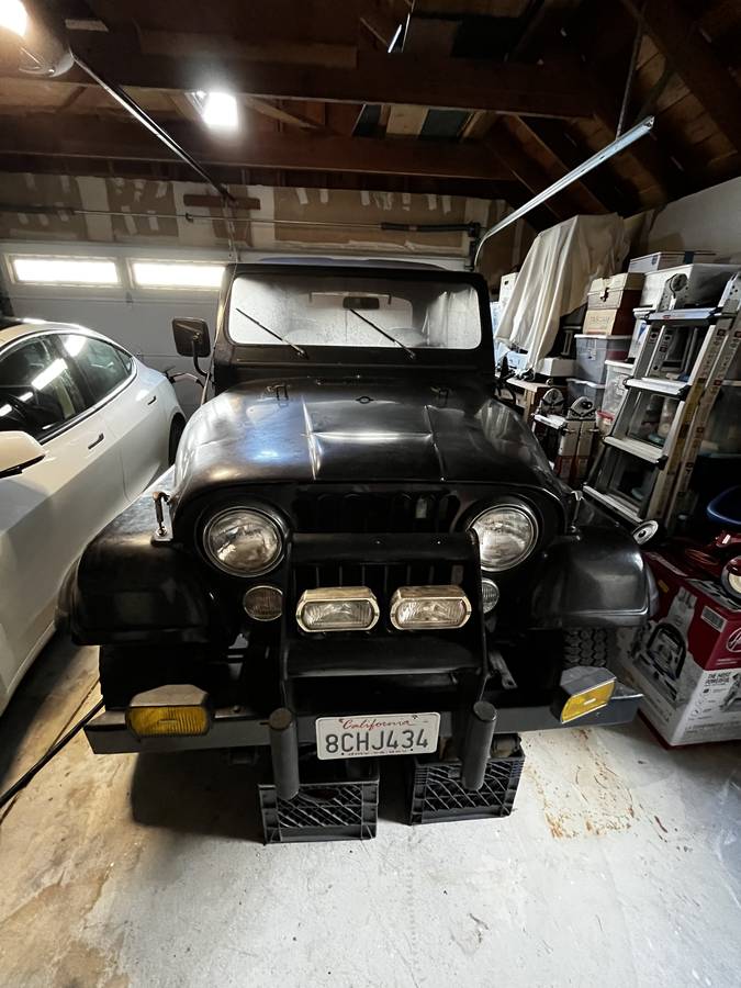 Jeep-Cj-7-open-body-with-extra-duty-suspension-1984-4