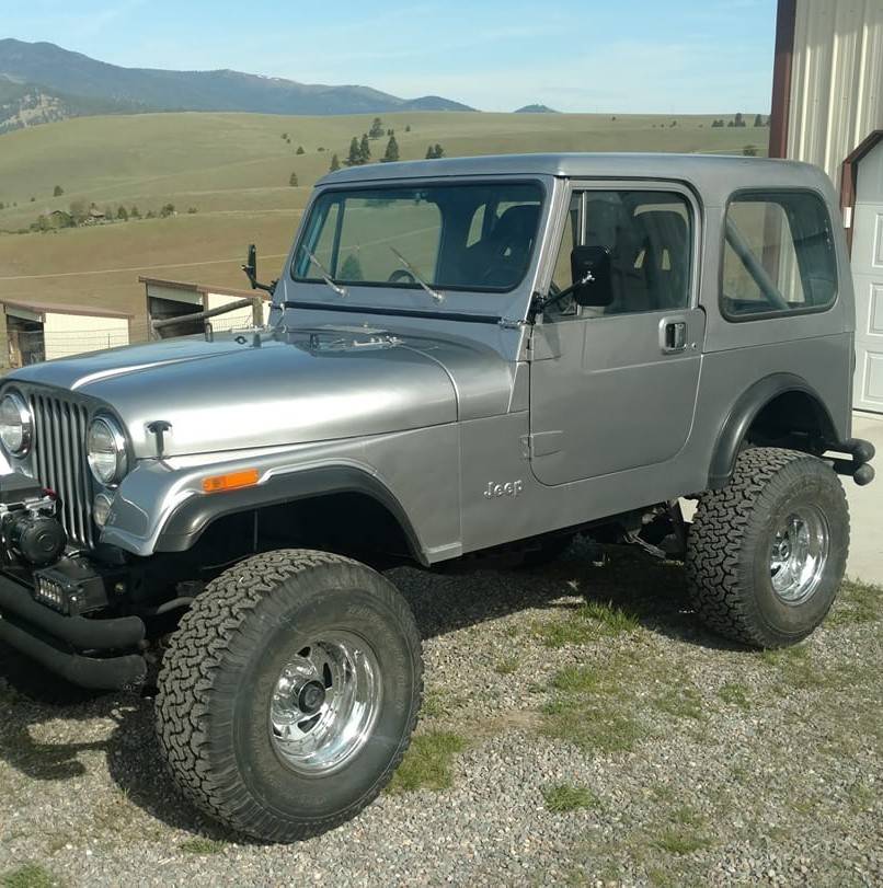 Jeep-Cj-7-open-body-with-extra-duty-suspension-1985-4