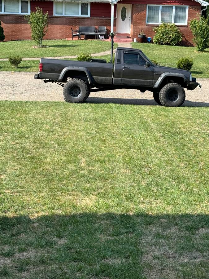 Jeep-Comanche-1986-8