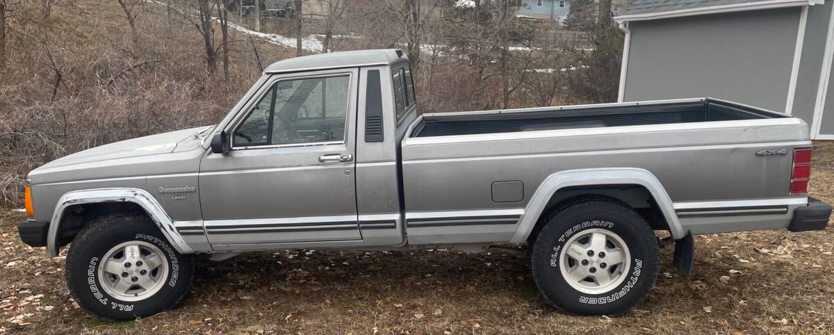 Jeep-Comanche-1987