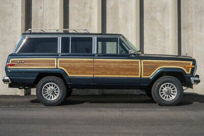 Jeep-Grand-Wagoneer-1988-3