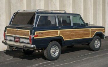 Jeep-Grand-Wagoneer-1988-4