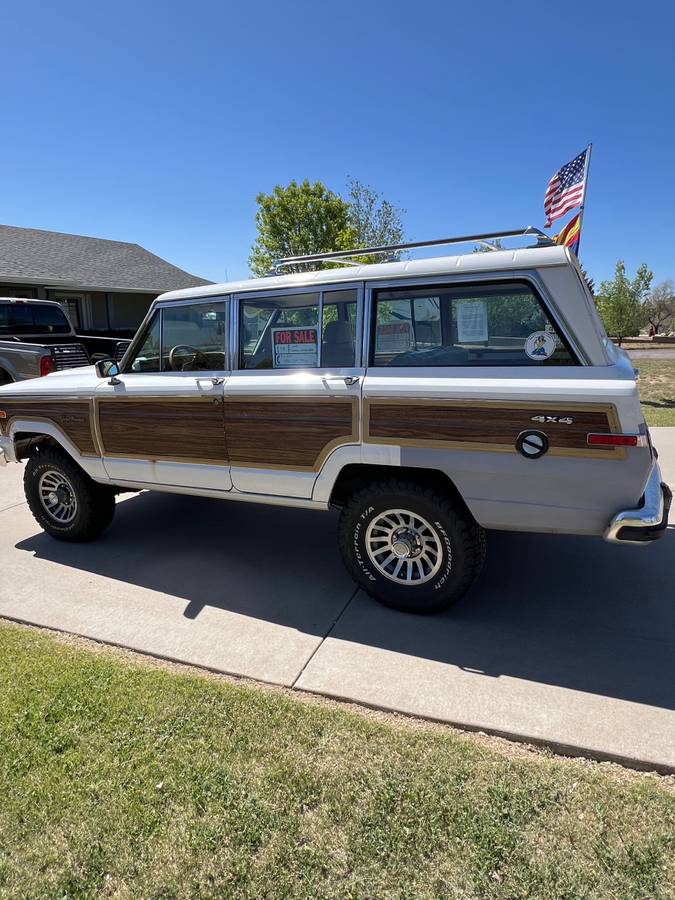 Jeep-Grand-wagoneer-1988-3