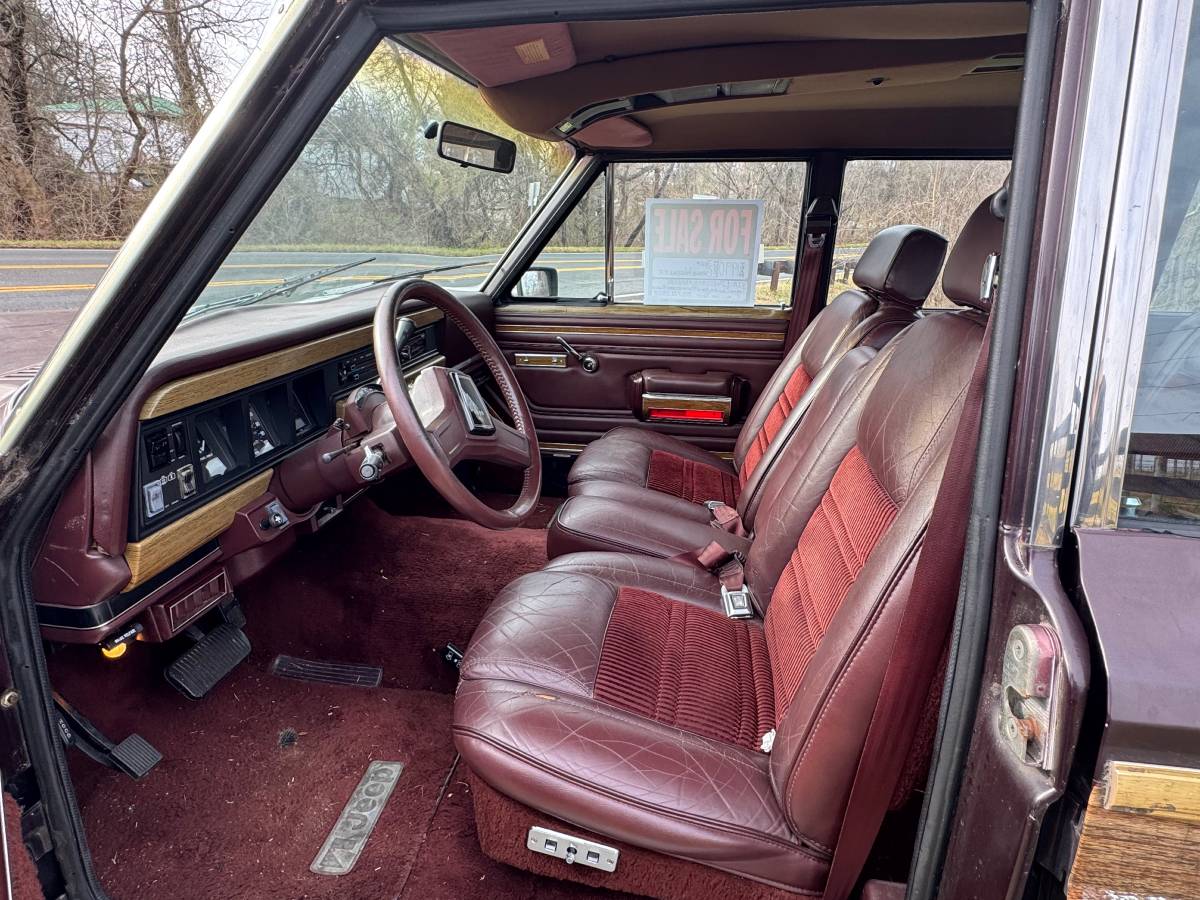 Jeep-Grand-wagoneer-1990-5