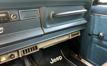 Jeep-J10-pickup-1982-10