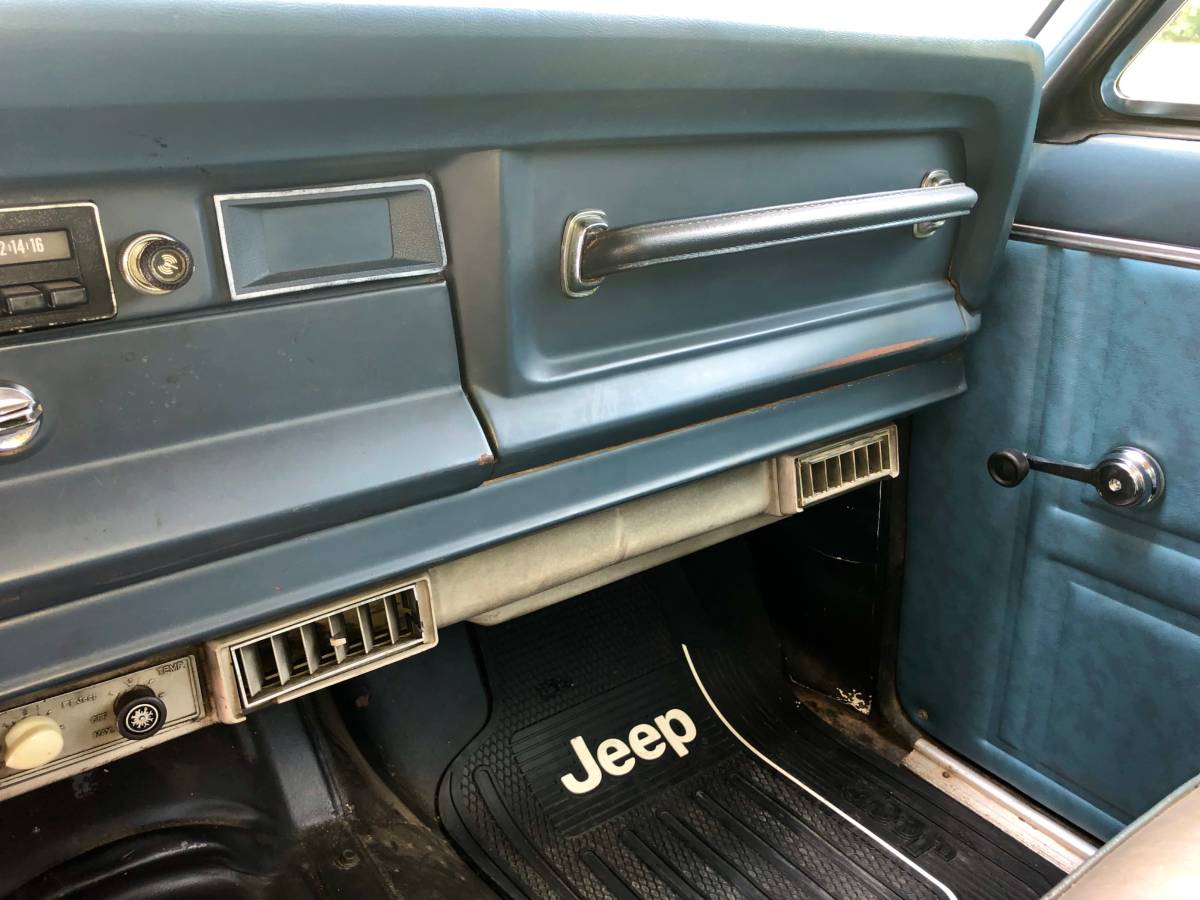 Jeep-J10-pickup-1982-10