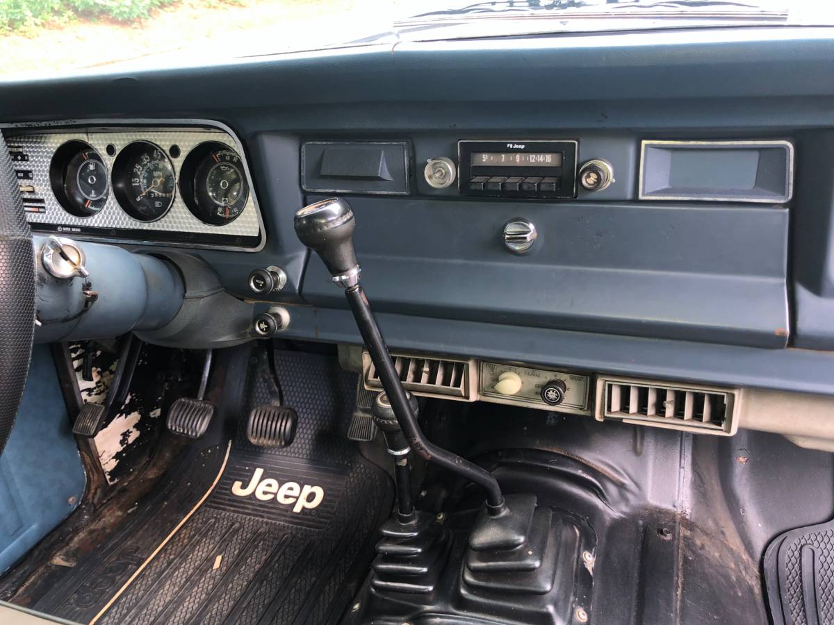 Jeep-J10-pickup-1982-4