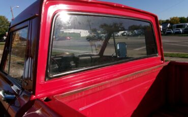 Jeep-J20-Jeep-4X4-Pick-Up-1976-26