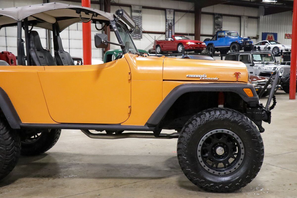 Jeep-Jeepster-1969-10