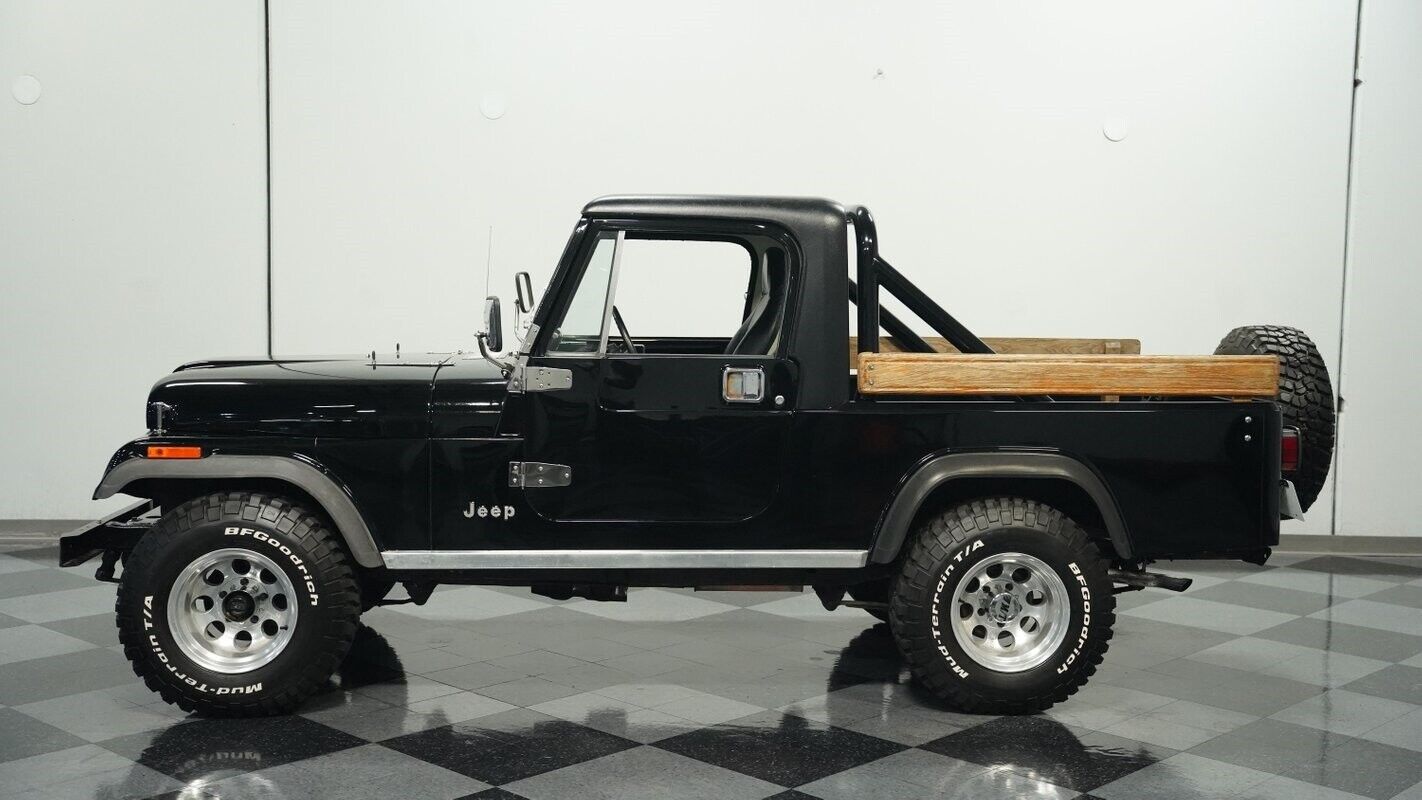 Jeep-Scrambler-Pickup-1981-2