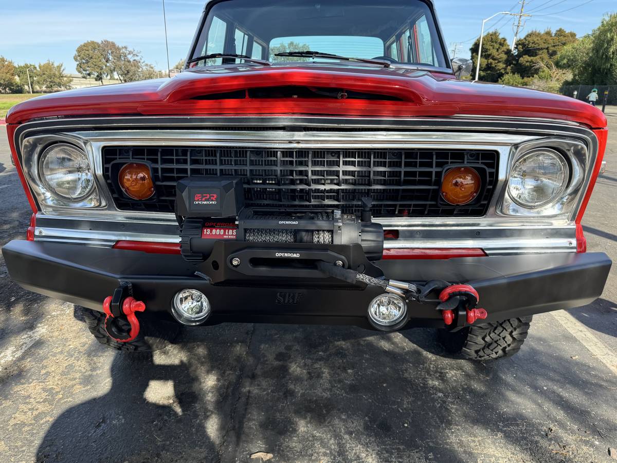 Jeep-Wagoneer-1977-1