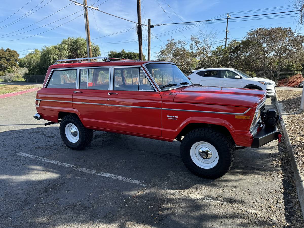 Jeep-Wagoneer-1977-2