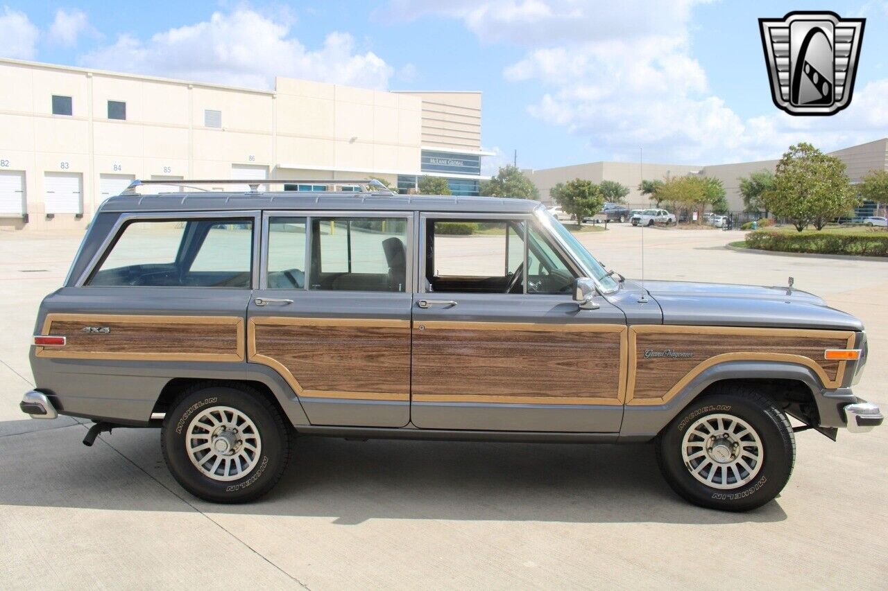 Jeep-Wagoneer-1989-6