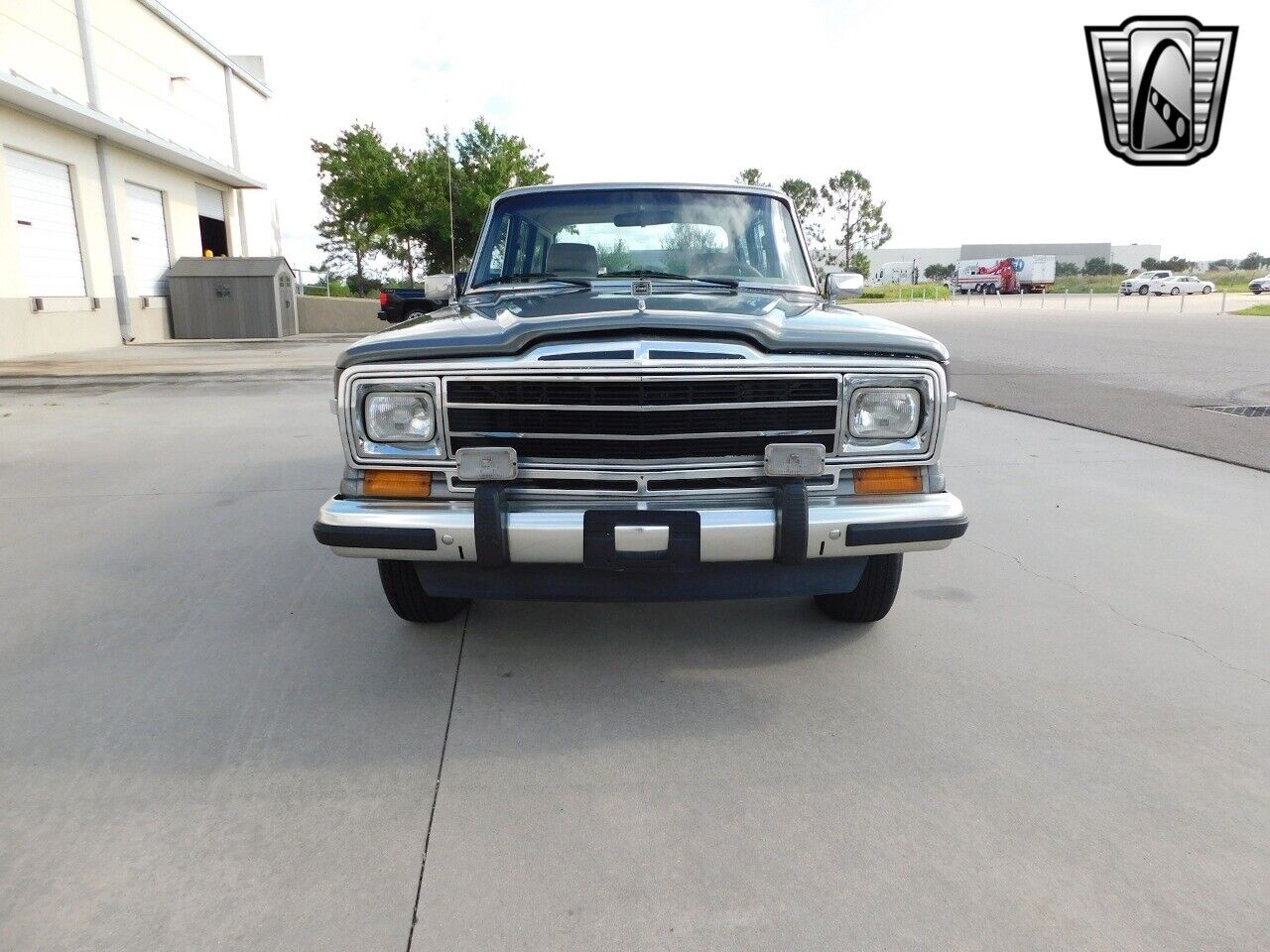 Jeep-Wagoneer-1990-2