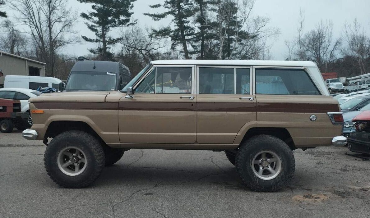 Jeep-Wagoneer-Break-1968-2